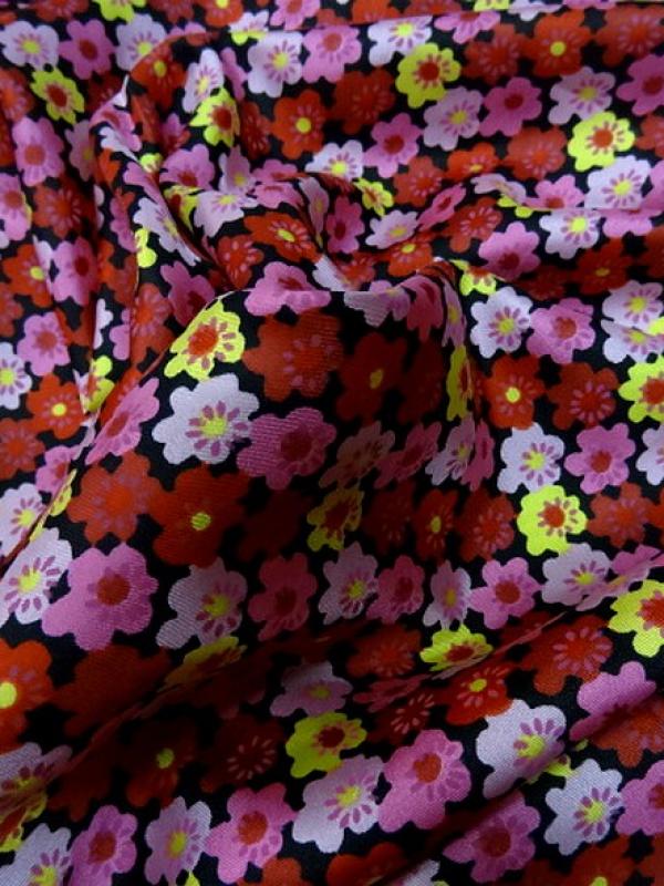 Satin de soie imprime fleuri teintes peps 2 