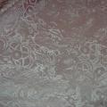 Satin de soie rose poudre applications velours ras 2 