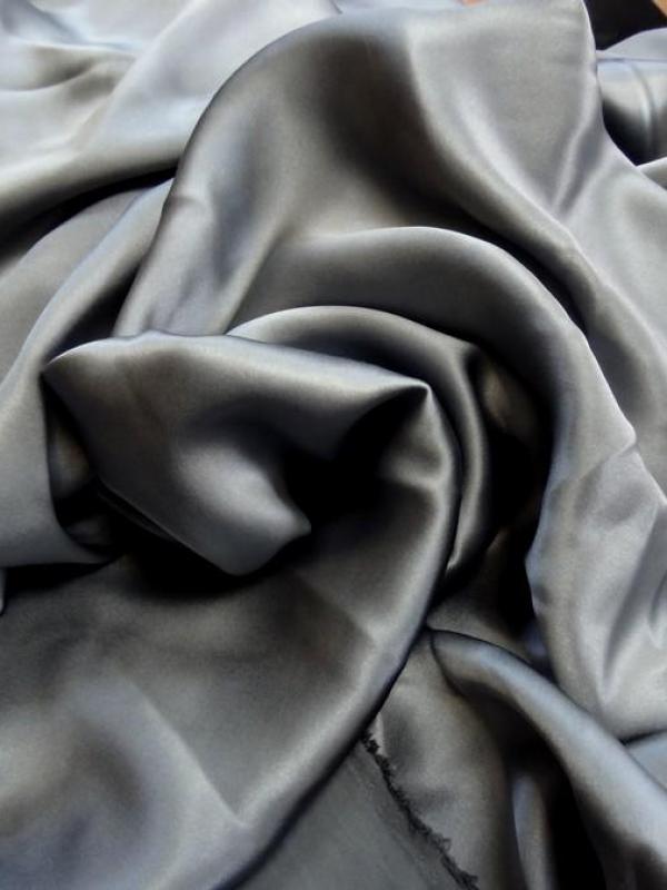 Satin de soie teinte gris plomb 1 