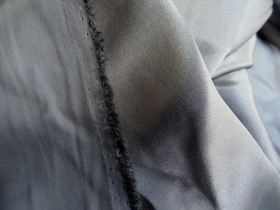 Satin de soie teinte gris plomb 4