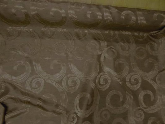 Satin façonné volutes damassés beige doré 4