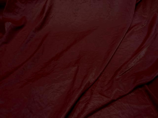 Satin froisse couleur sanguine 1