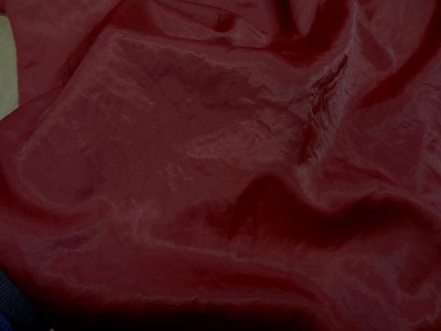 Satin froisse couleur sanguine 2