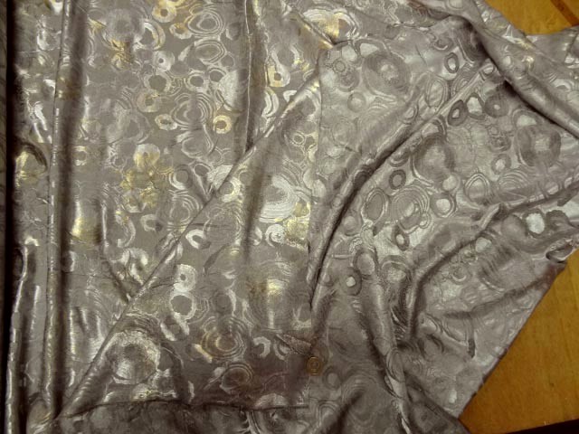 Satin jaquard beige cercles 3