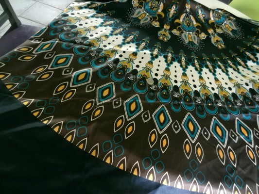 Satin lycra demi cercle 4