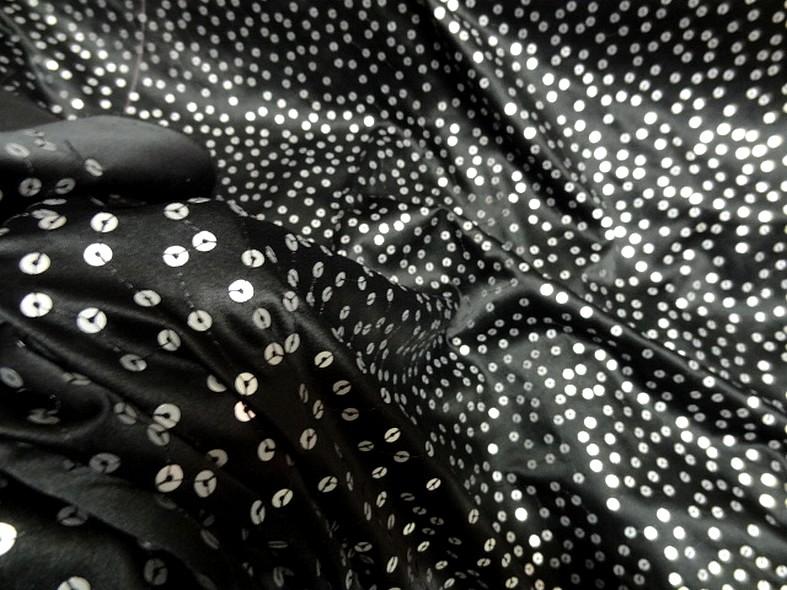 Satin lycra noir a sequins teinte etain 3