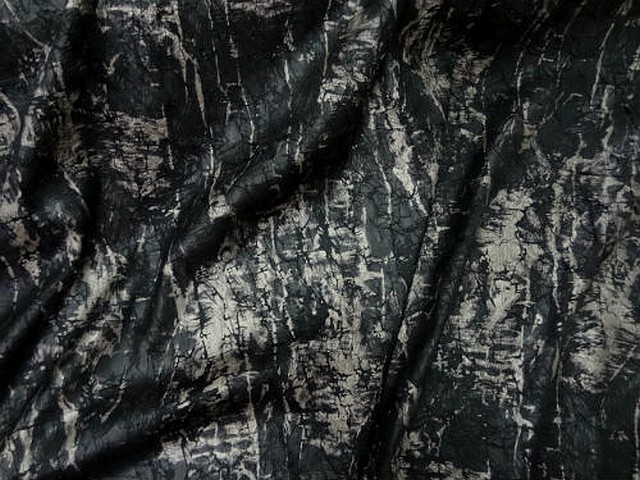 Satin noir marbre froisse effet craquele 1