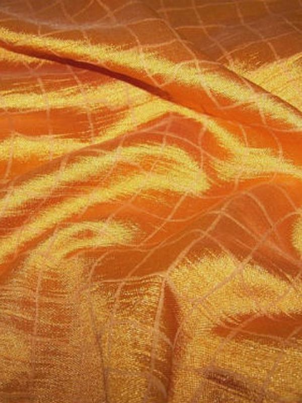 Satin orange clair motif quadrille 1 