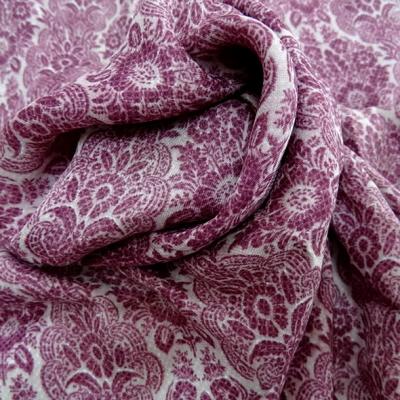 Satin polyester viscose fin prune motif classique 1 