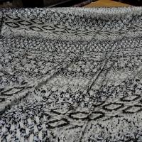 Satin polyester viscose frise motif amerindien 3 