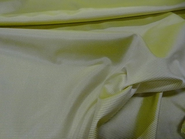 Satin polyester viscose jaune poussin raye gris 3 