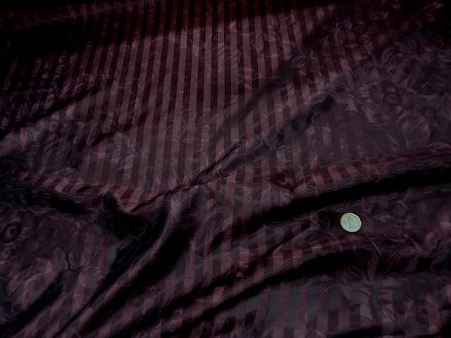 Satin prune et aubergine fleurs rayures 3