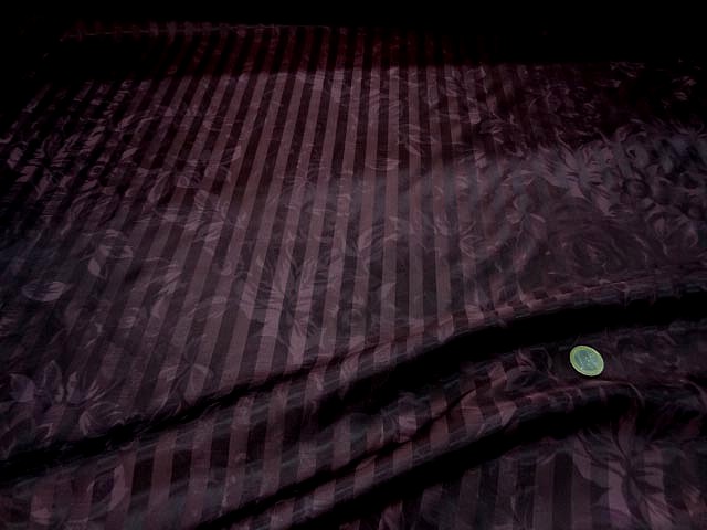 Satin prune et aubergine fleurs rayures 4