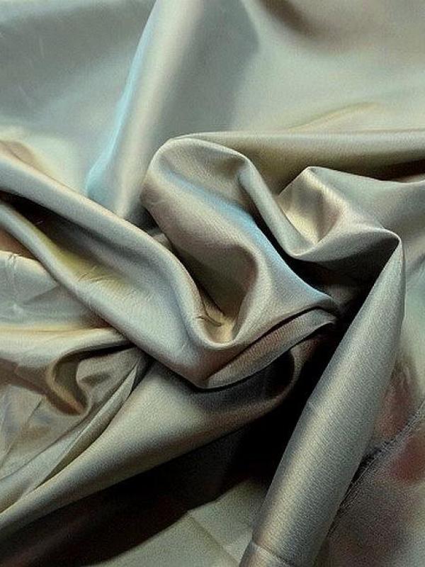 Satin taffetas or reflet bleu givre 1 