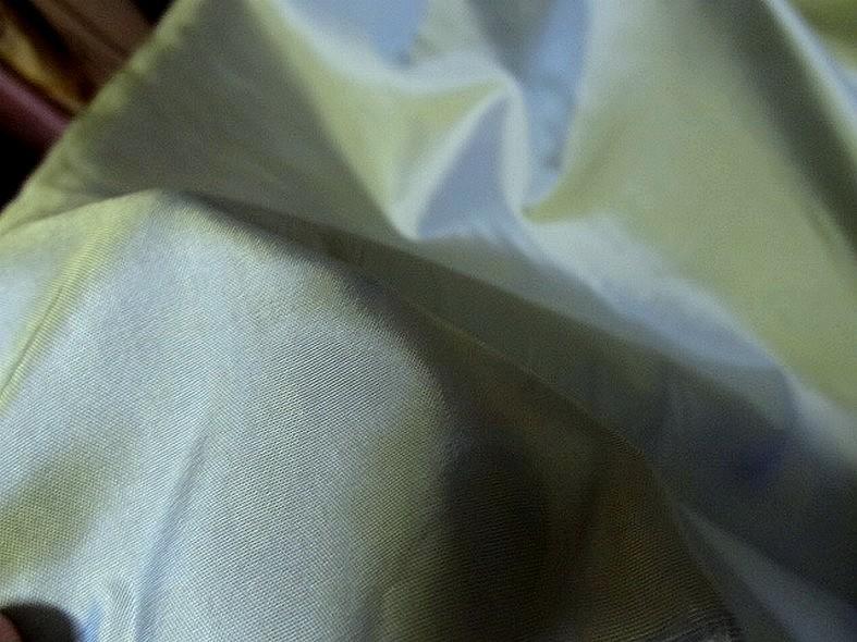 Satin taffetas or reflet bleu givre 6