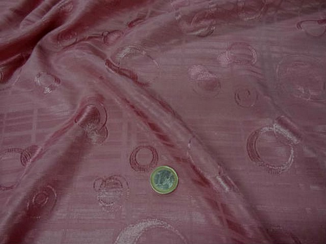 Satin vieux rose motifs anneaux cercle croissant 3