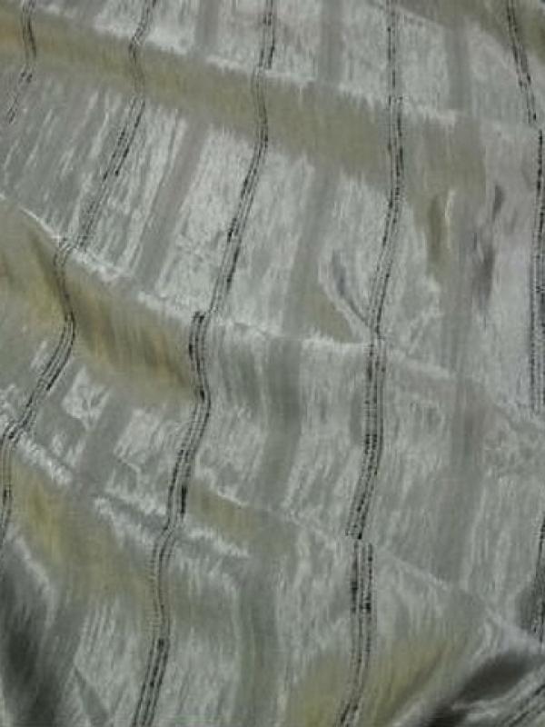 Satin viscose beige rayures faconnees 