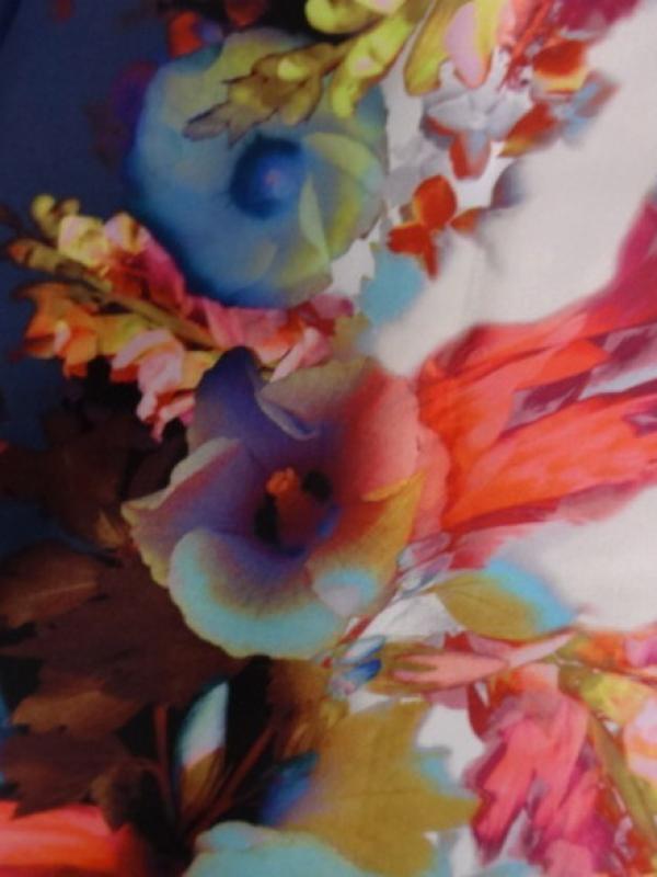 Satin viscose fleurs aquarelle marine et chair clair 2 