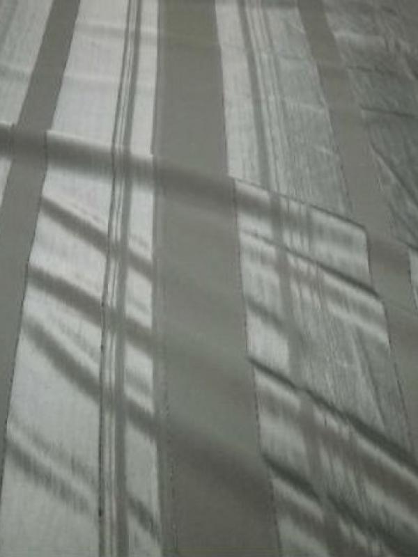 Satin viscose ivoire mat et brillant raye 2 