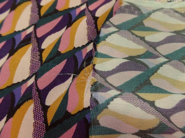 Satin viscose motif abstrait violet moutarde rose 5