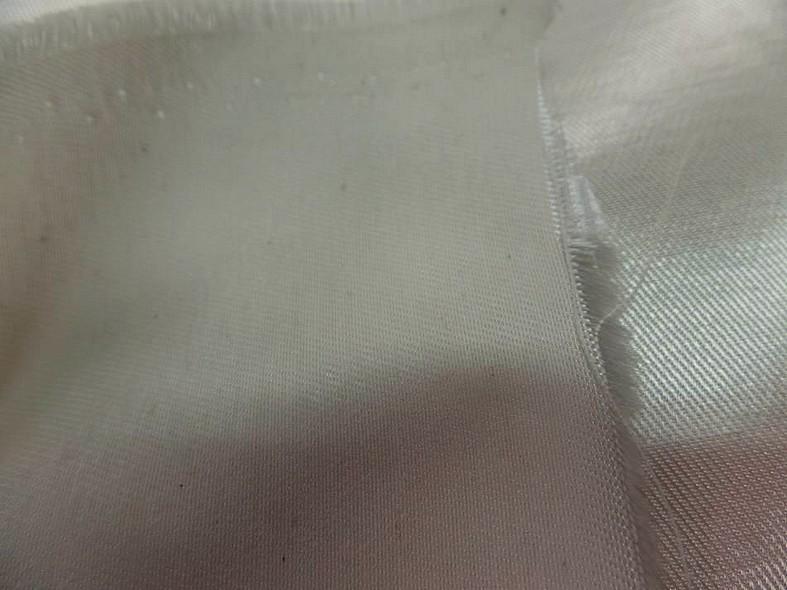Satin viscose serge teinte ivoire 4