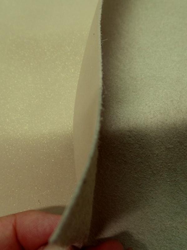 Skai creme finement paillete or envers suedine 4 
