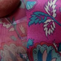 Soie a bandes mousseline et satin fuchsia et bleu 2 