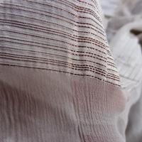 Soie de teinte grege a carreaux fils cuivres 3 