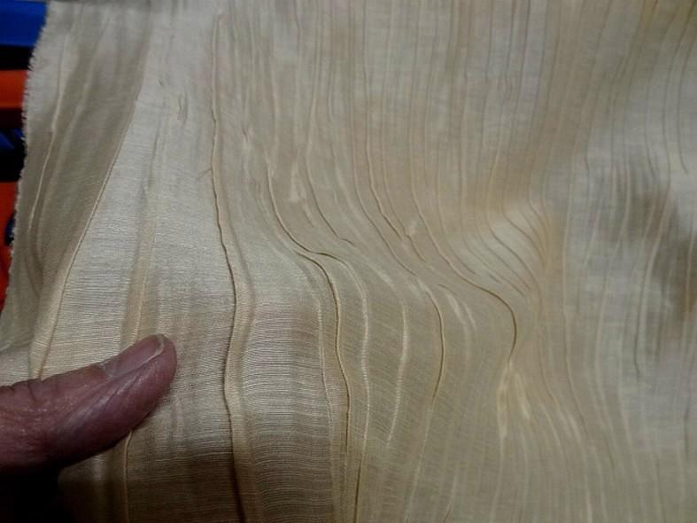 Soie melangee plissee teinte beige clair 3
