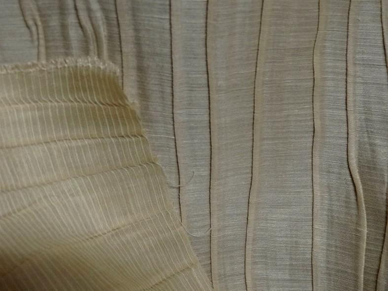 Soie melangee plissee teinte beige clair 4