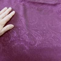 Soie teinte prune motif cachemire 2