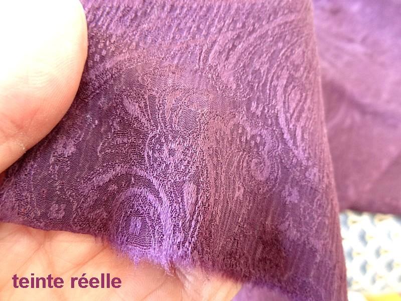 Soie teinte prune motif cachemire 4