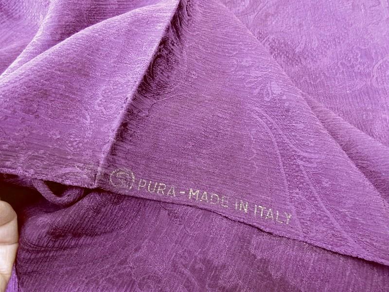 Soie teinte prune motif cachemire 5