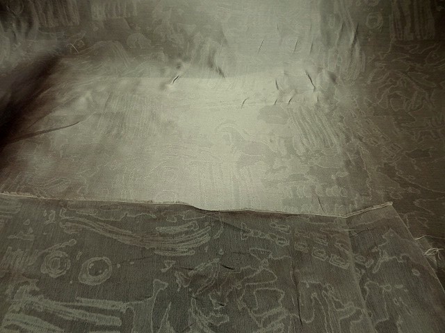 Soie vieil or faconnee effet marbre 2