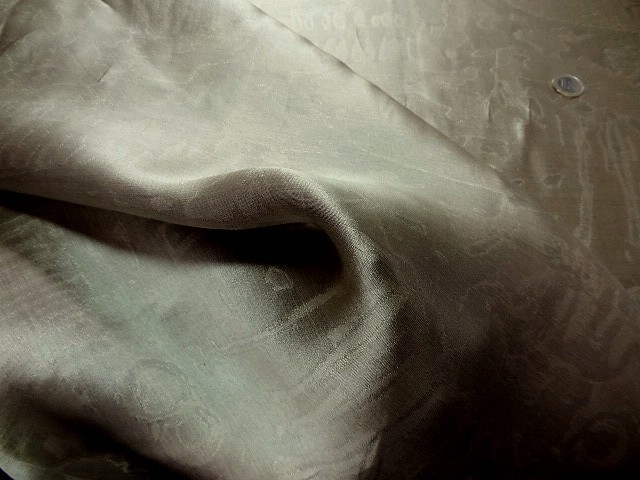 Soie vieil or faconnee effet marbre 3