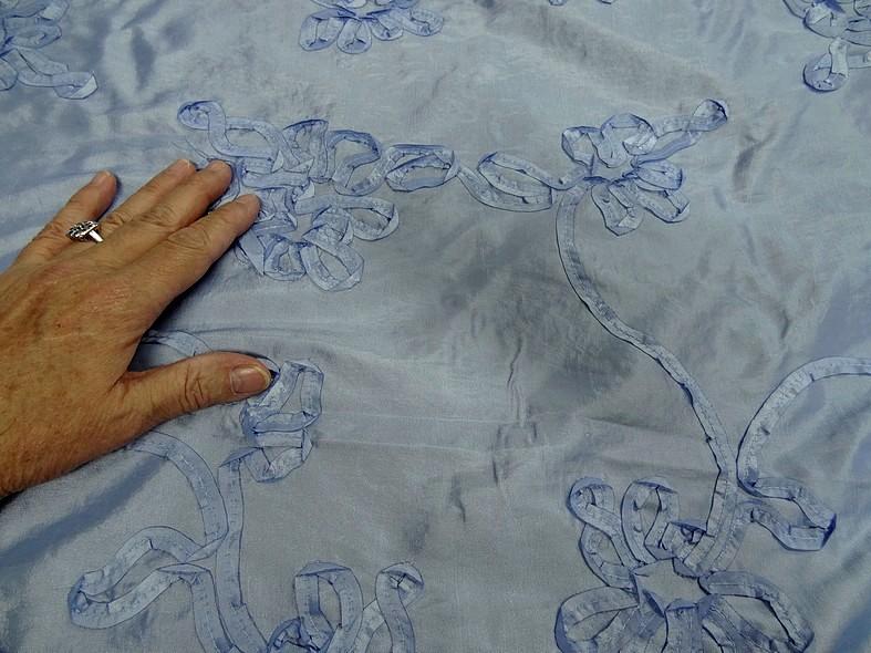 Taffetas bleu ciel brode fleurs laser 1