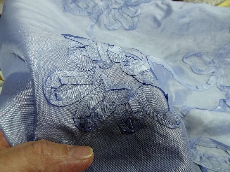 Taffetas bleu ciel brode fleurs laser 4