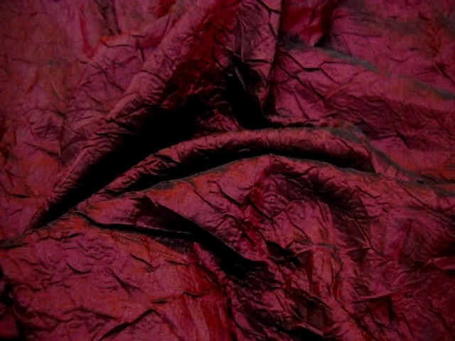 Taffetas bordeaux noir froisse nervure 2