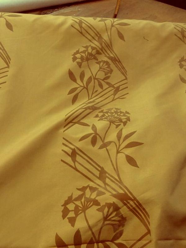 Taffetas d ameublement teinte mais motifs appliques velours aigrettes de pissenlit 4 