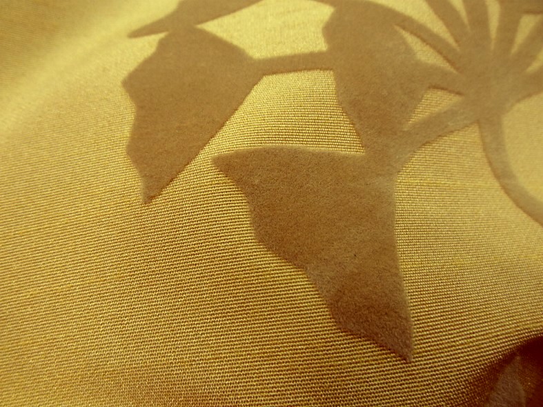 Taffetas d ameublement teinte mais motifs appliques velours aigrettes de pissenlit 5