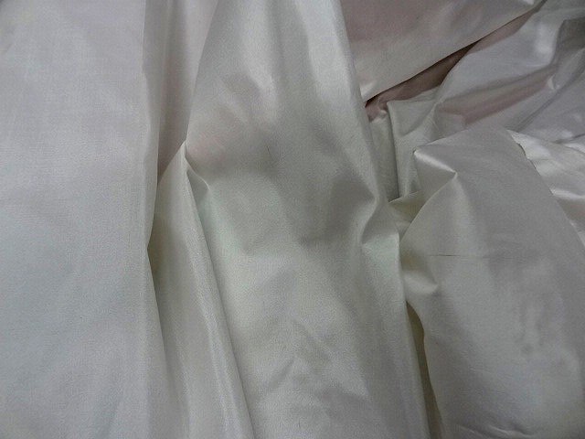 Taffetas de soie blanc