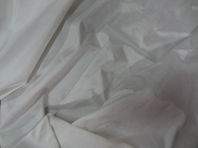 Taffetas de soie blanc 1