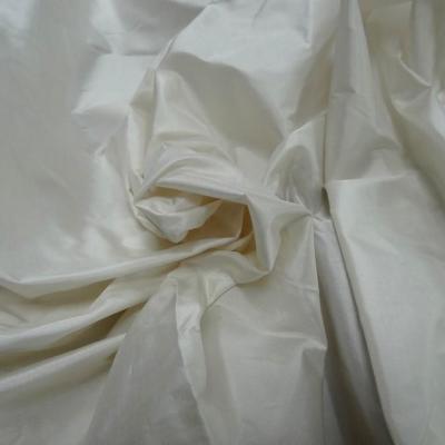 Taffetas de soie blanc casse 1 