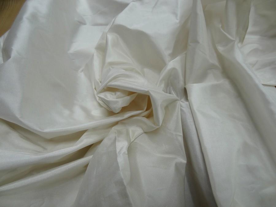 Taffetas de soie blanc casse 1
