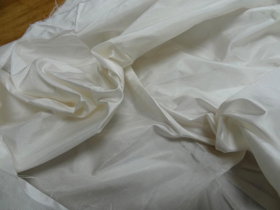 Taffetas de soie blanc casse 4