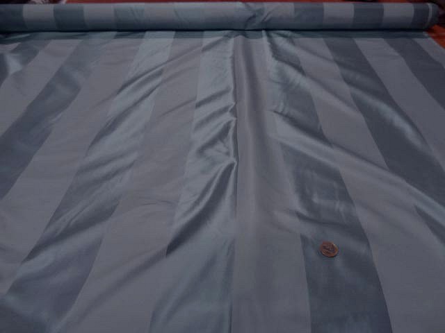 Taffetas de soie larges rayures gris acier