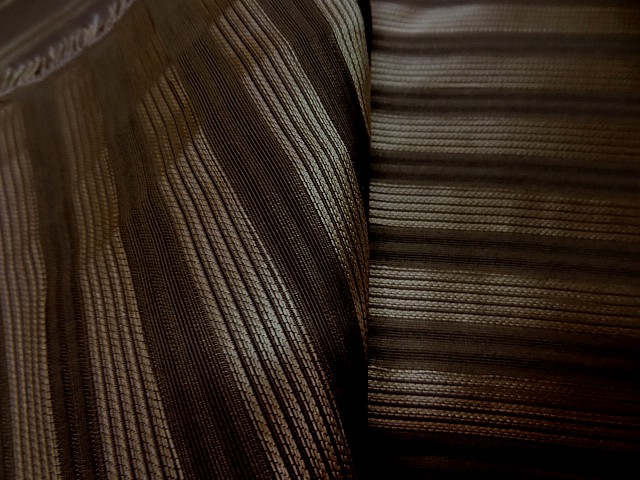 Taffetas de soie marron raye or style empire 1