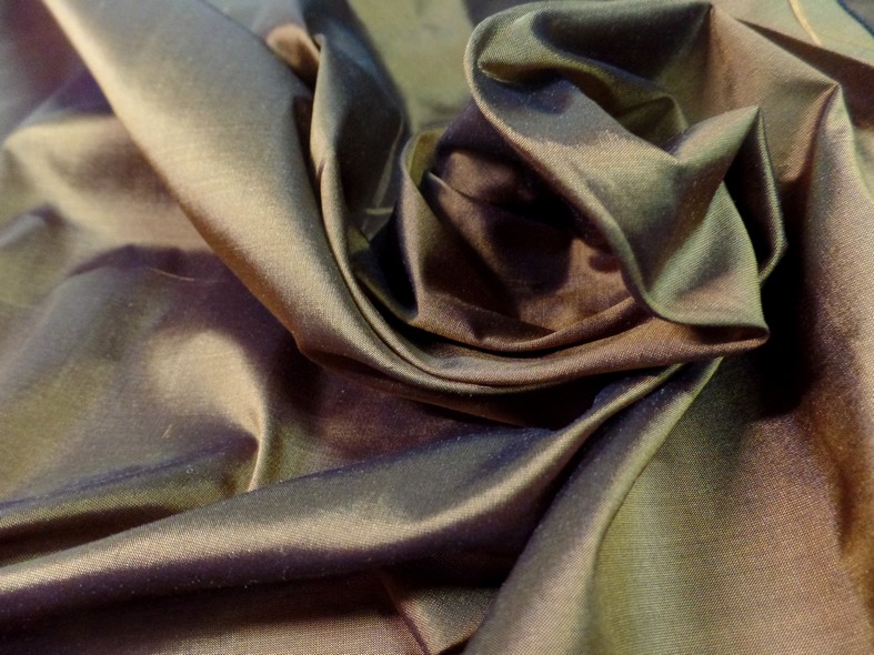 Taffetas de soie mordoré