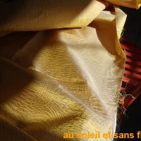 Taffetas de soie or faconne motif cercles 2 