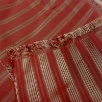 Taffetas de soie rouge raye or style empire